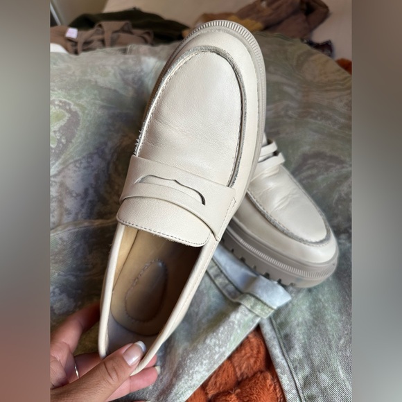 Anthropologie Cream Loafers - Picture 6 of 10